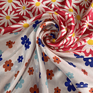 Pañuelo seda 70*70 cms diseño dual floral y margaritas 