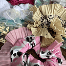Mini rumbas scrunchies  variedad de diseños y colores