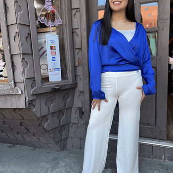 Blusa Pamela envolvente multiforma azul rey gasa bambula