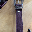 Cinturon cuero morado metalizado 2,5 cms ancho