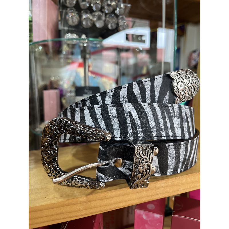 Cinturon cuero cebra 3,5 cms ancho con puntera