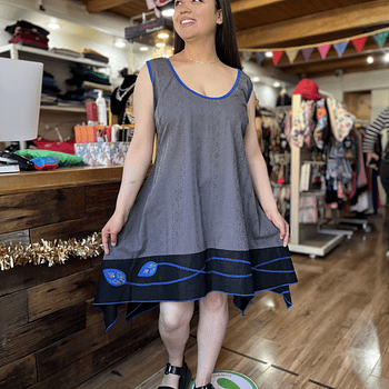 Vestido corto kisu asimétrico gris bordado viscosa y lino