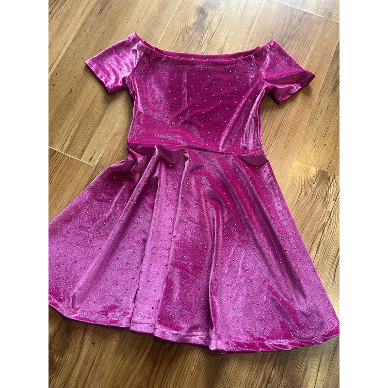 Vestido niña sin hombros velvet fucsia strass