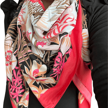 Pañuelo borlas 130*130 cms coral flores multicolor