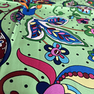 Pañuelo seda 130*130 cms verde diseño multicolor