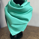 Pañuelo seda 70*70 cms verde esmeralda