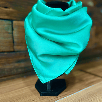 Pañuelo seda 70*70 cms verde esmeralda