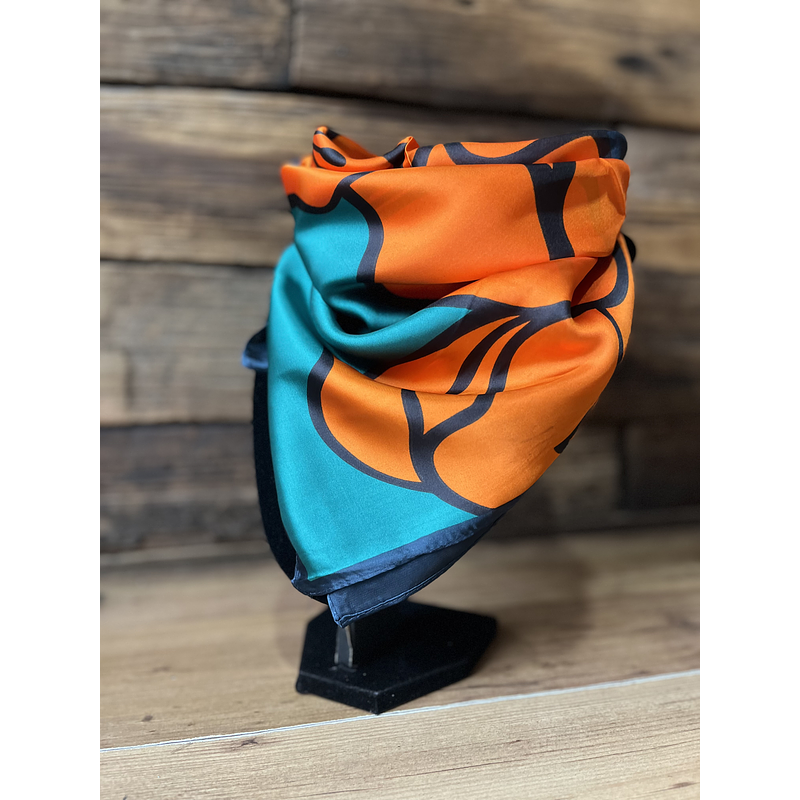 Pañuelo seda 70*70 cms verde flor naranjo