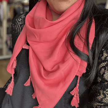 Pañuelo viscosa 90*90 cms coral borlas