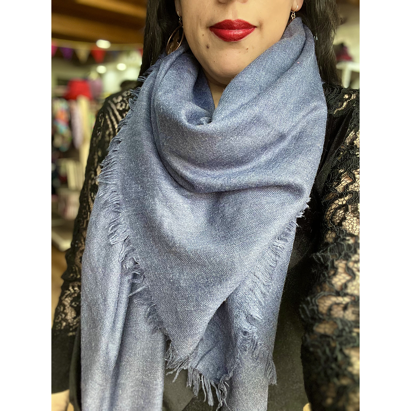 Pañuelo viscosa hilo 140*140 cms azul jeans 