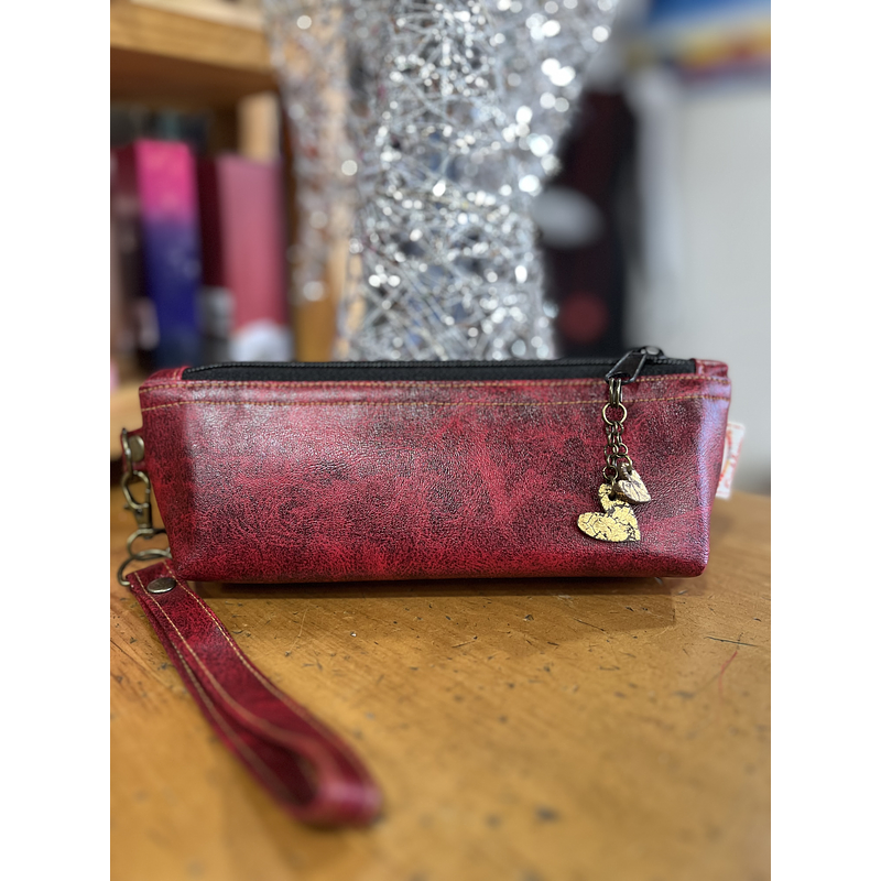 Estuche cartera ecocuero con asa desmontable