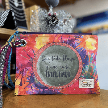 Estuche XL Que todo fluya y que nada influya sublimado variedad de colores