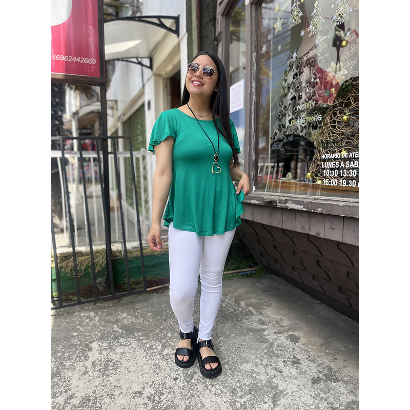 Polera Karla verde esmeralda modal algodon manga corta vuelo