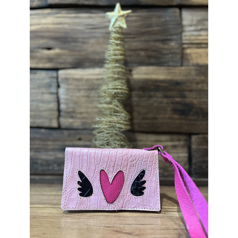 Billetera mini cuero corazon alado rosado fucsia 2 cuerpos