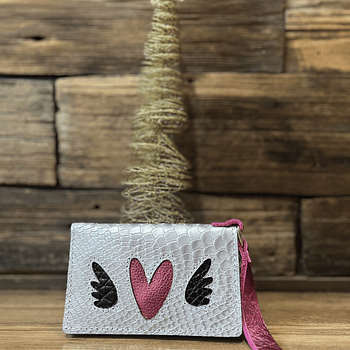 Billetera mini cuero corazon alado plata fucsia 2 cuerpos