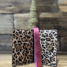 Billetera mini cuero corazon alado leopardo fucsia 2 cuerpos