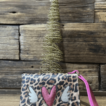 Billetera mini cuero corazon alado leopardo fucsia 2 cuerpos