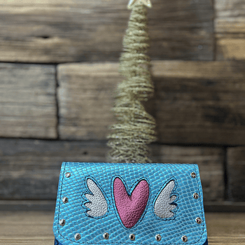 Billetera cuero corazon alado azul rey fucsia 3 cuerpos