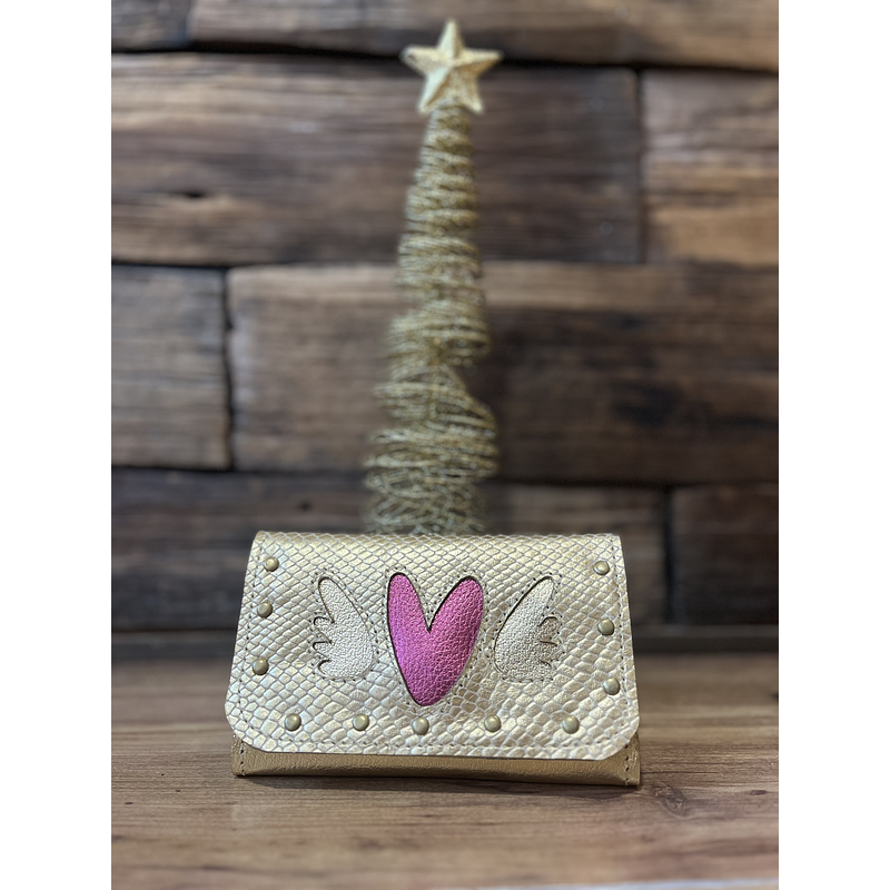 Billetera cuero corazon alado dorado fucsia 3 cuerpos
