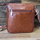 Cartera Lilas bandolera camel texturada con monedero