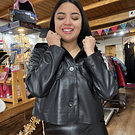 Chaqueta ecocuero negro botones