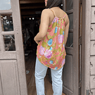 Top Tyty sin mangas  coral floral rosas