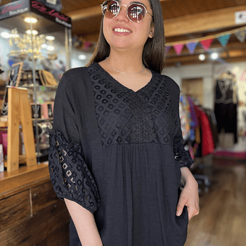 Blusa lino encaje negro manga globo