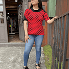 Polera Sofia lunares rojo y negro manga corta
