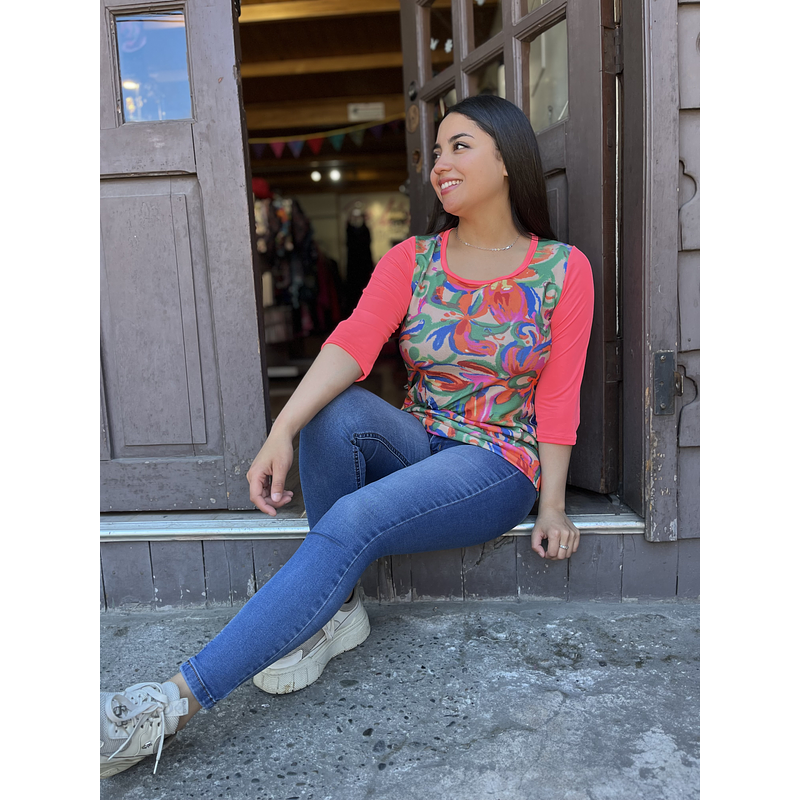 Polera Maria rosado chicle con pretina y mangas 3/4