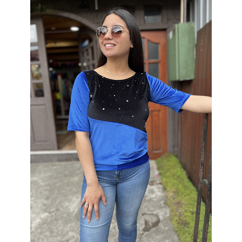 Polera Maria velvet azul rey negro estrellas manga 3/4