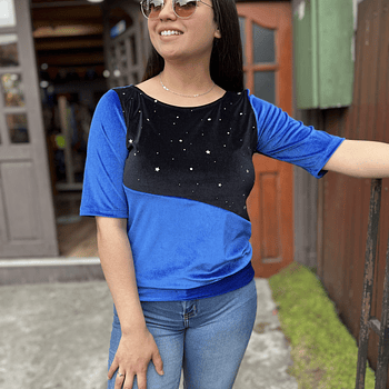 Polera Maria velvet azul rey negro estrellas manga 3/4