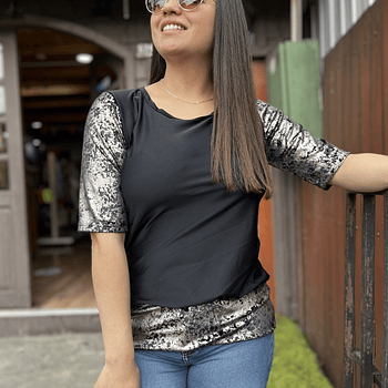 Polera Maria lycra negro foil plata manga 3/4