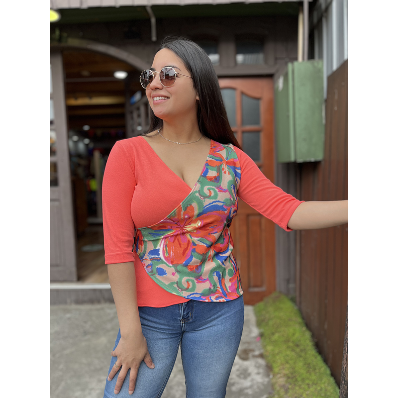 Polera Gloria fluor estampado floral manga 3/4