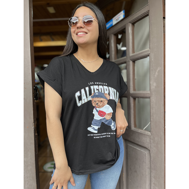 Polera California negro oso con brillos