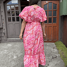 Maxi vestido India seda gold fucsia coral manga mariposa 