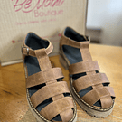 Sandalia cuero envejecido camel correas 