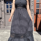 Maxi vestido negro botones y broderi