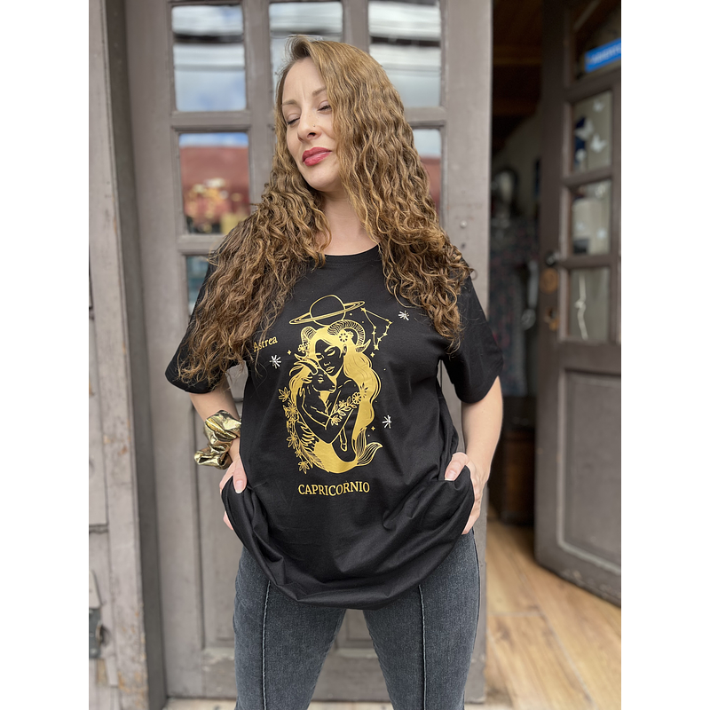 Polera Astrea zodiaco Capricornio manga corta 