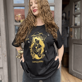 Polera Astrea zodiaco Capricornio manga corta 