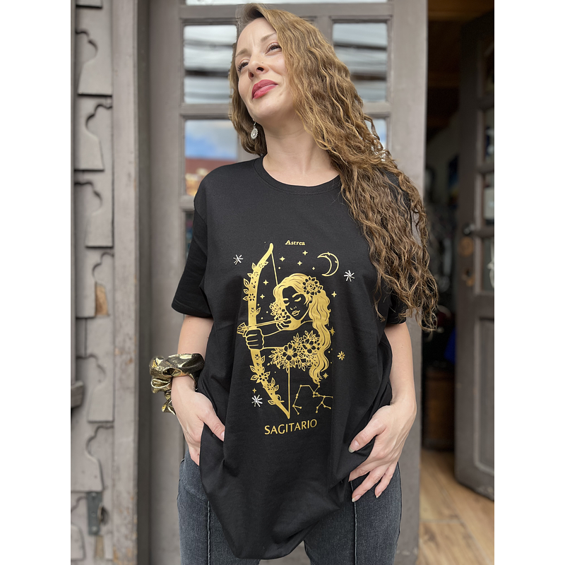 Polera Astrea zodiaco Sagitario manga corta 