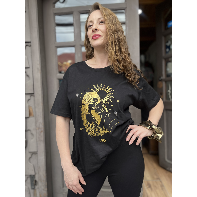 Polera Astrea zodiaco Leo manga corta 