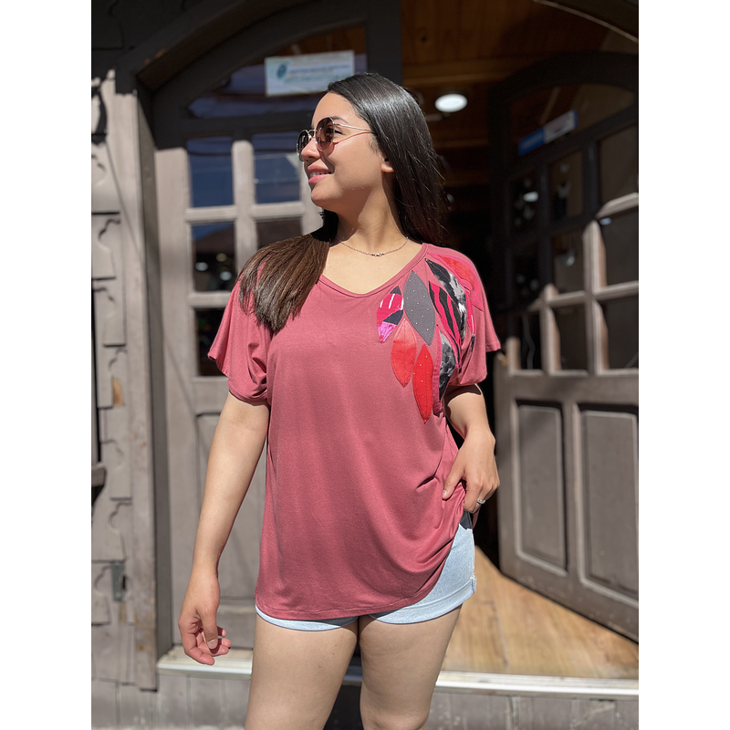 Polera Ultravioleta V hojas laterales rosa velvet algodon manga corta