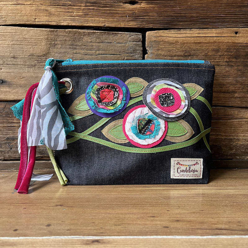 Estuche Flora XL con fuelle aplicados a mano