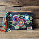 Estuche Flora XL con fuelle aplicados a mano