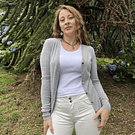 Cardigan spandex gris con botones dorados