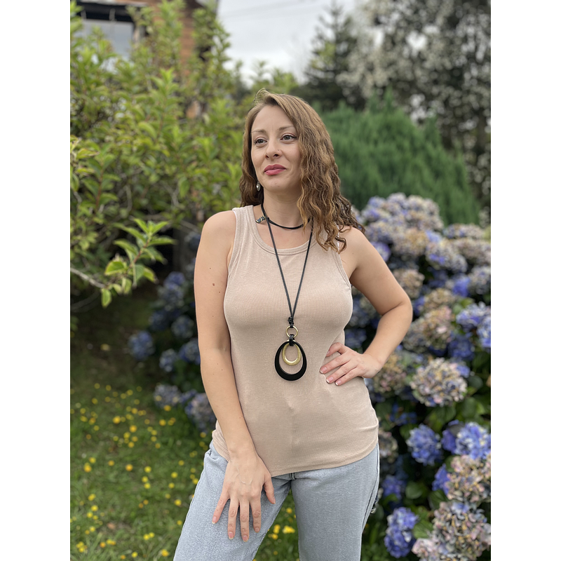 Camiseta algodon rib deslavado taupé