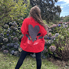 Chaqueton Ultravioleta Paty rojo corazon gris con cierre