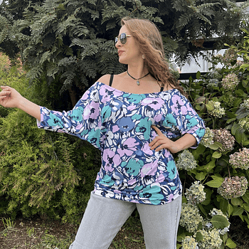 Polera Marlene lycra azul floral lila