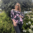 Polera Marlene lycra negro floral rosado