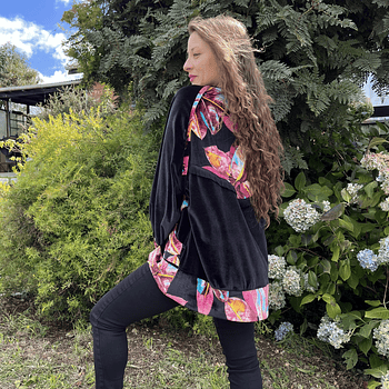 Poleron Ultravioleta Olivia velvet negro floral